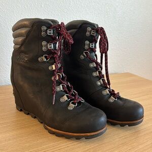 Sorel Conquest wedge boot bootie size 8